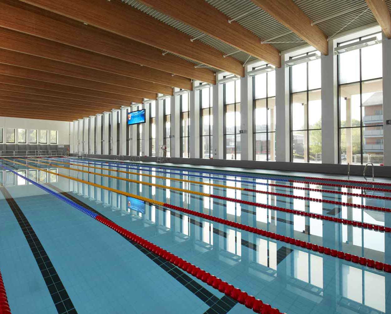 50m pool set up in lanes