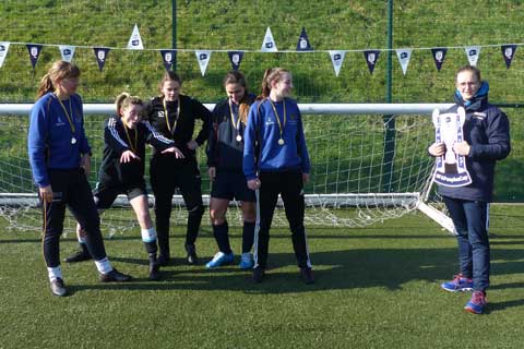 women's peoples cup trophy presentation