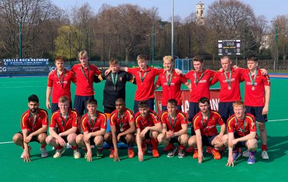 University of Birmingham men's hockey team photo with their silver medals