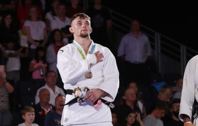 Lachlan Moorhead with his CWG gold medal